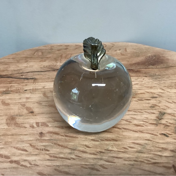 Vintage Glass Apple Paperweight w/ Brass Stem - Excellent Teachers Gift Idea - Picture 2 of 10